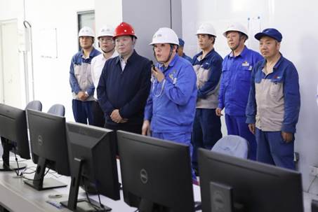 打造向上向前第一象限生力軍 錘煉甘于做人做事作難、受苦受累受屈的企業家隊伍——河南投資集團黨委書記、董事長劉新勇蒞臨安彩高科開展主題教育調研